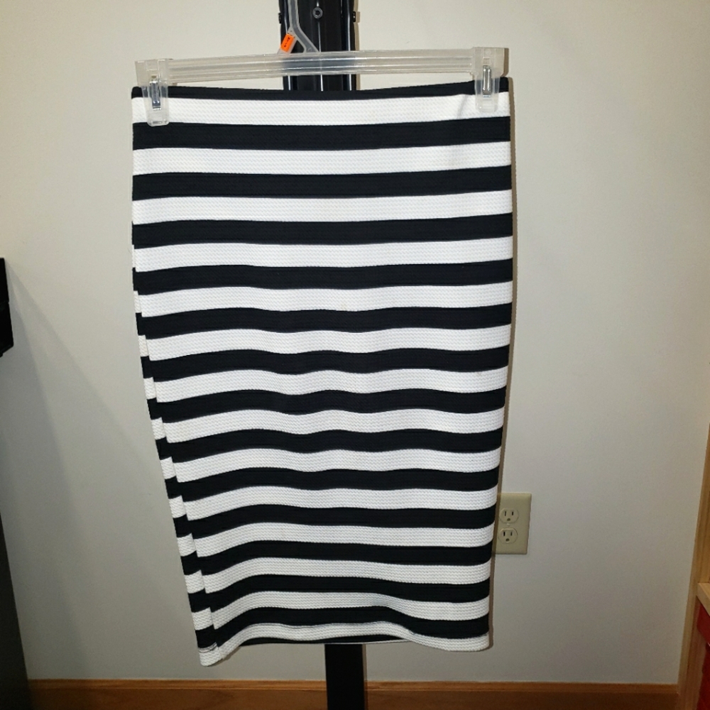 Black & White Striped Pencil Skirt